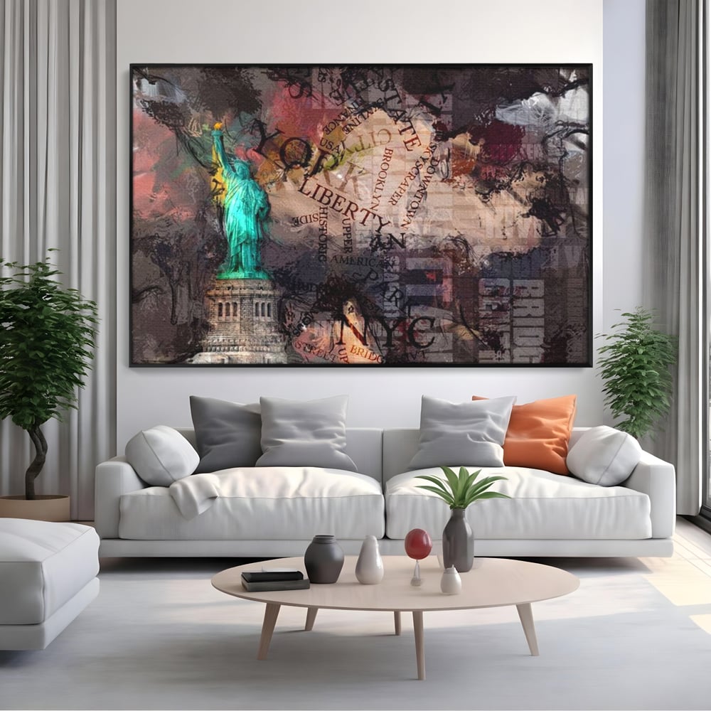 Tablou canvas cu tablou canvas cu statuia libertatii si text, in rama de aluminiu negru, pe perete intr-un living